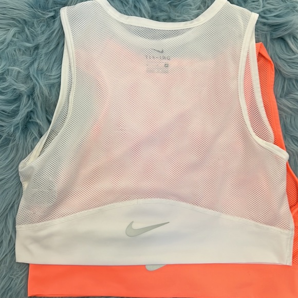 NWOT! 2 Nike Cropped Jersey Tops! Size medium - Picture 4 of 5